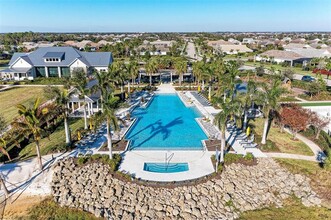 8141 Sternway Rd in Sarasota, FL - Building Photo - Building Photo