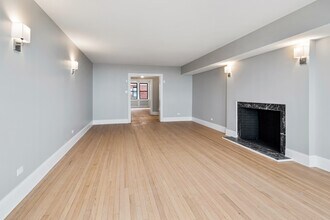 7000 S South Shore Dr in Chicago, IL - Building Photo - Building Photo