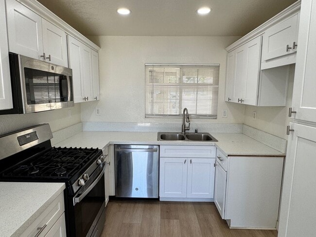 property at 13216 Pinnacle Ct