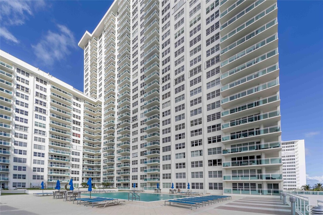 3900 Galt Ocean Dr, Unit #415 in Fort Lauderdale, FL - Foto de edificio