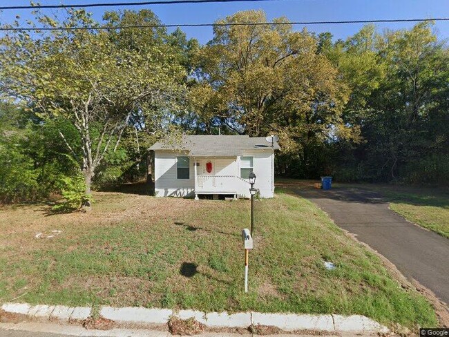 property at 1503 E Travis St