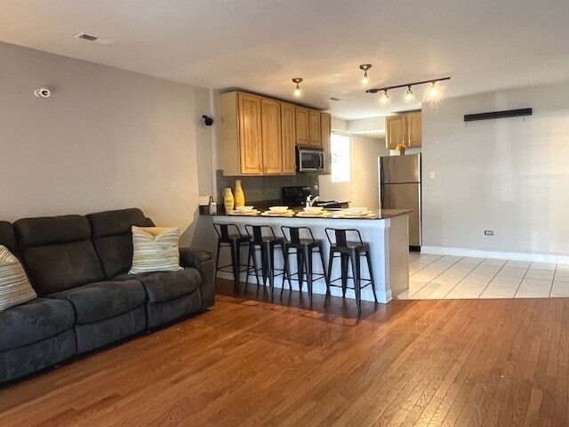 2415 W Harrison St in Chicago, IL - Building Photo - Building Photo