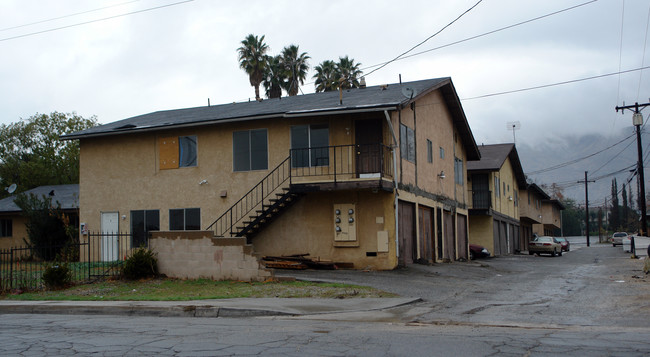 4445 Sierra Way in San Bernardino, CA - Building Photo - Building Photo