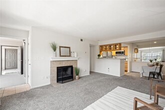 9222 E Arbor Cir, Unit #L in Englewood, CO - Foto de edificio - Building Photo