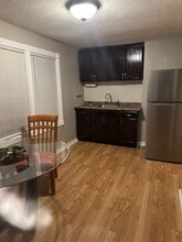 78 Walnut Rd in Rocky Hill, CT - Foto de edificio - Building Photo