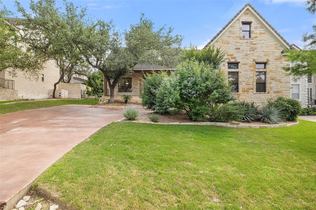 41 Tiburon Dr in The Hills, TX - Building Photo