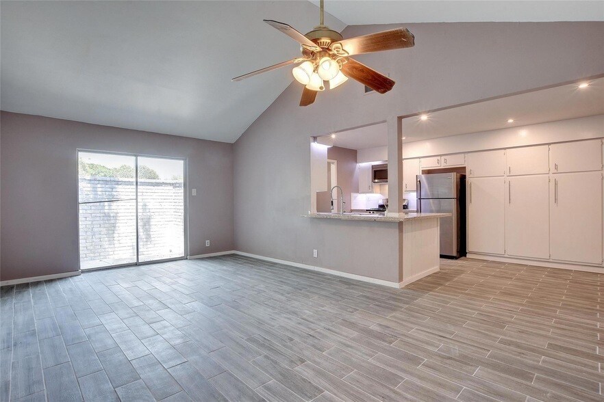 1301 Thornridge Rd, Unit B in Austin, TX - Building Photo