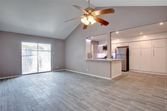 property at 1301 Thornridge Rd