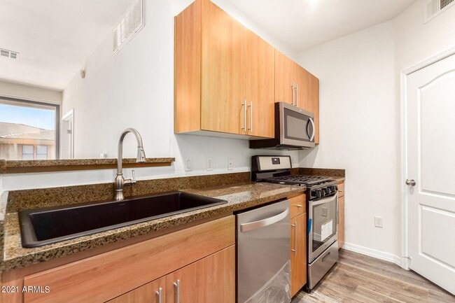 6900 E Princess Dr in Phoenix, AZ - Building Photo - Building Photo