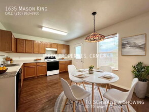 1635 Mason King in San Antonio, TX - Building Photo - Building Photo