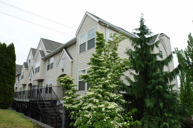 Hoodview Apartments in Portland, OR - Foto de edificio - Building Photo