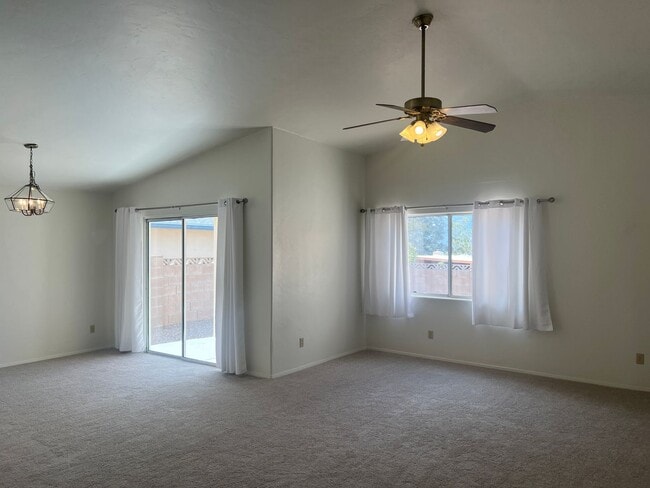 3252 S Kristina Park Loop in Tucson, AZ - Building Photo - Building Photo