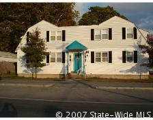 696 Oakland Beach Ave in Warwick, RI - Building Photo