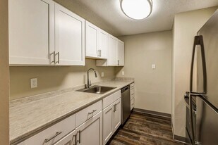 PRINCETON PLACE APARTMENTS in Worcester, MA - Building Photo