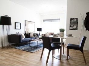 8 Street Apartments in Omaha, NE - Foto de edificio - Building Photo