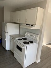 Hearth Manor in Edmonton, AB - Building Photo - Building Photo