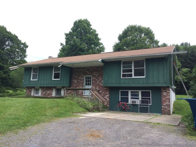 4250 E Lake Rd-Unit -2 in Hamilton, NY - Building Photo - Building Photo