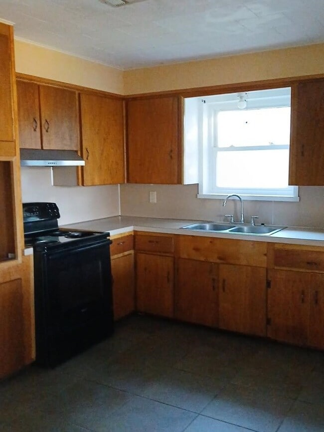 216 Katherine St in West Orange, TX - Foto de edificio - Building Photo