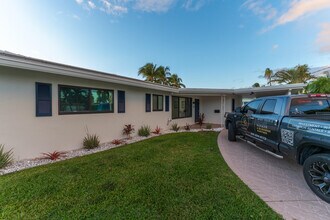 731 SE 5th Ave in Pompano Beach, FL - Building Photo - Building Photo
