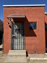 304 Texas St NE in Albuquerque, NM - Building Photo