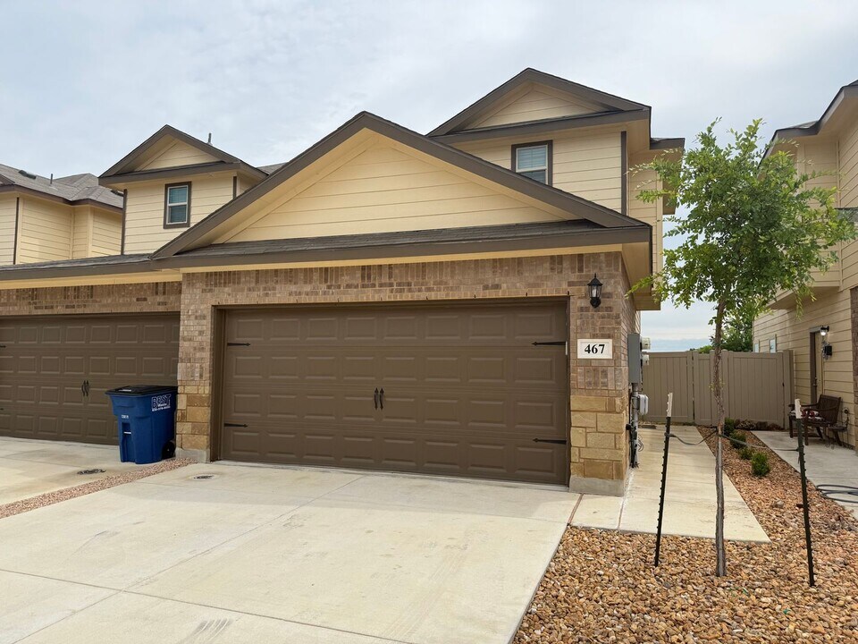 467 Emma Dr in New Braunfels, TX - Building Photo