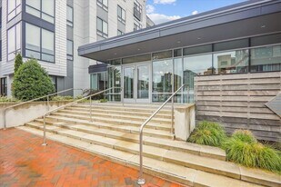 145 Riverhaven Dr in Oxon Hill, MD - Building Photo