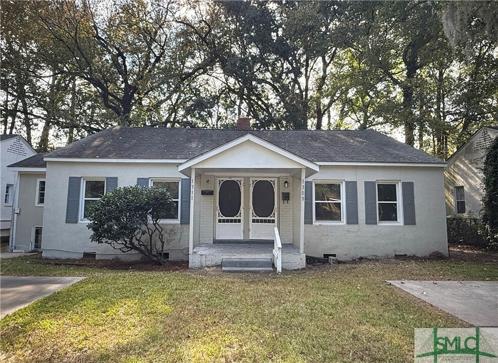 1309 E 55th St in Savannah, GA - Foto de edificio