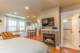 1345 NW Cumberland Ave in Bend, OR - Building Photo