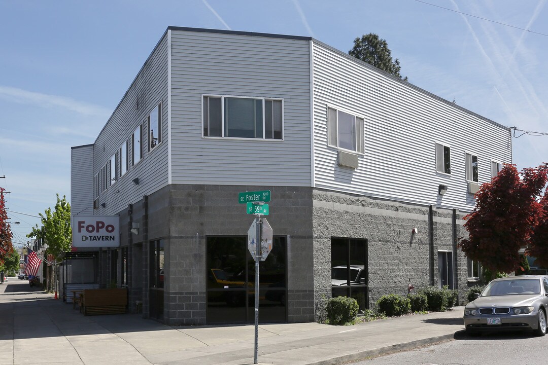 Roseland Apartments in Portland, OR - Building Photo