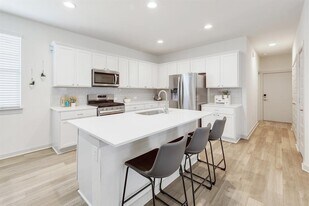 8000 City Top Blvd in Austin, TX - Building Photo