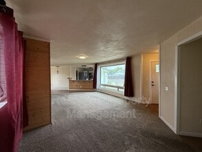 2347 Cannon Ave in Roseburg, OR - Building Photo - Building Photo