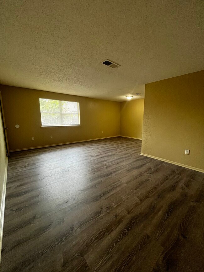 948 E Monterey Ct, Unit A in Terrytown, LA - Building Photo - Building Photo