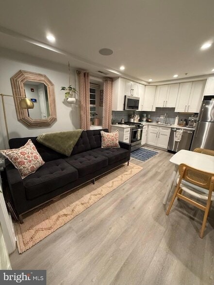 property at 625 Park Rd NW