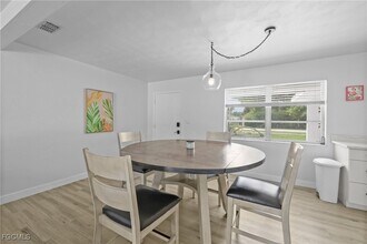 1661 Coronado Rd in Ft. Myers, FL - Building Photo - Building Photo