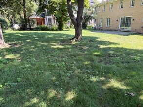 59 Regent Dr in Oak Brook, IL - Building Photo - Building Photo