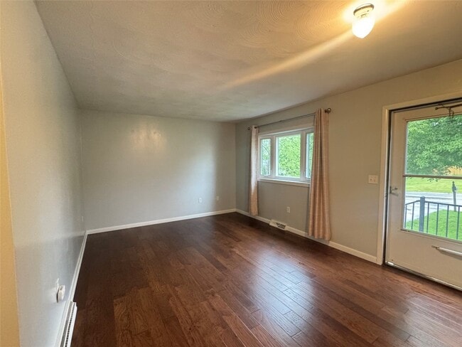 17 Jennifer Ln in Apalachin, NY - Building Photo - Building Photo