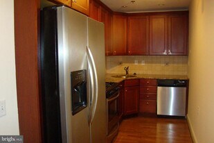 2 W Gay St in West Chester, PA - Building Photo