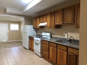 1232 S Clinton Ave in Trenton, NJ - Building Photo - Building Photo