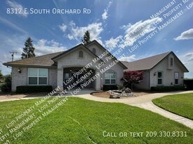 8312 E Orchard Rd in Acampo, CA - Building Photo