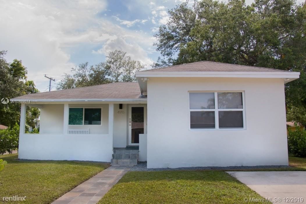 4916 Washington Dr in Coral Gables, FL - Building Photo