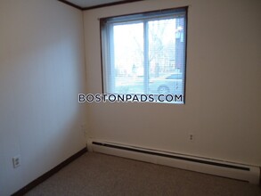 11 Brattle St-Unit -4 in Arlington, MA - Foto de edificio - Building Photo