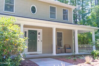 504 Grand Ave in Saratoga Springs, NY - Building Photo - Building Photo
