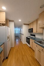 107 2nd St, Unit 1 in Cambridge, MA - Foto de edificio - Building Photo