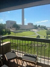 2525 Main St, Unit 703 in Kansas City, MO - Foto de edificio - Building Photo