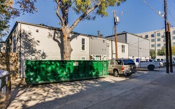 2902 Douglas Ave-Unit -101 in Dallas, TX - Building Photo - Building Photo