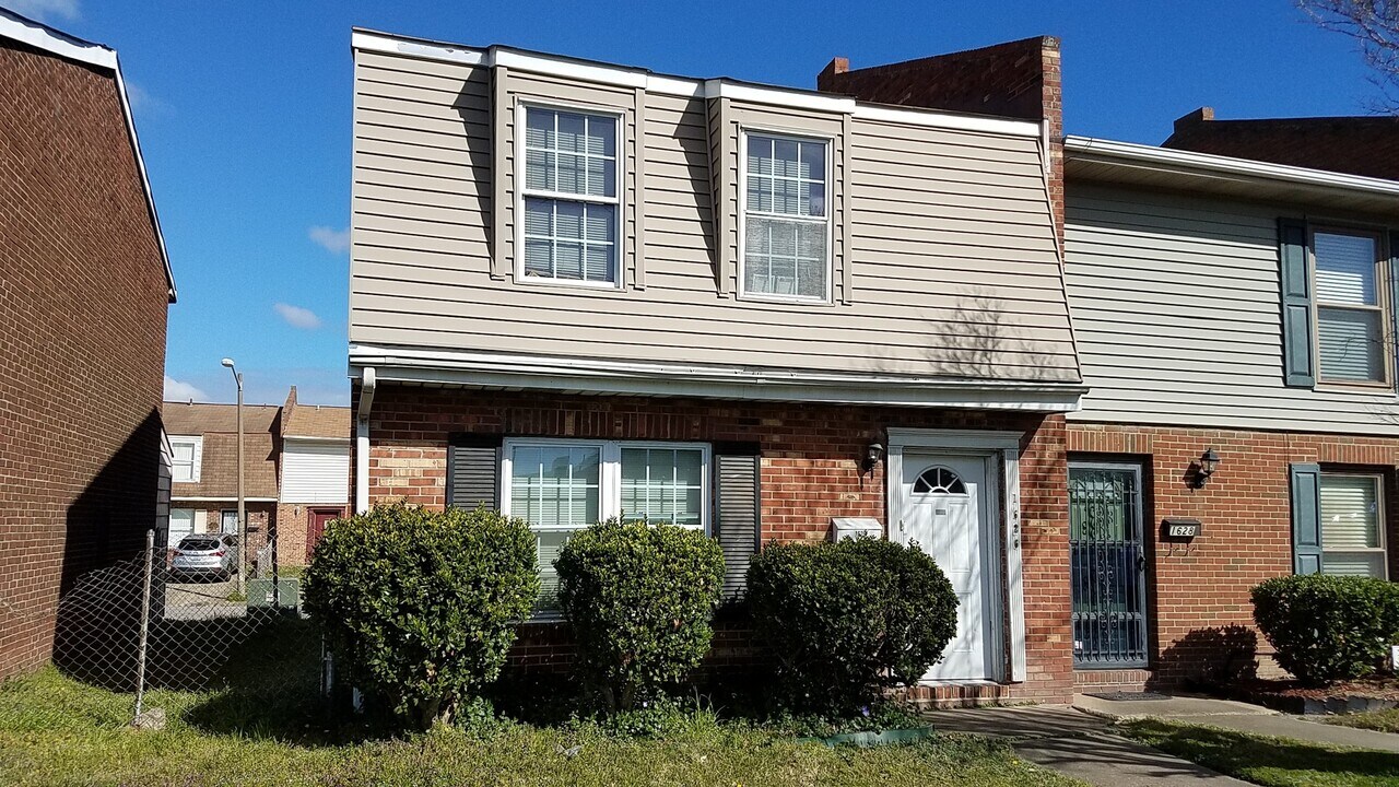 1626 Corprew Ave in Norfolk, VA - Building Photo