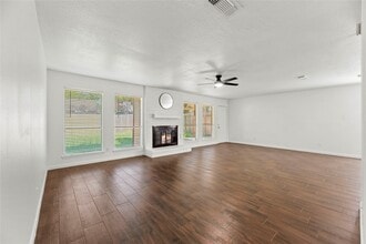 15362 Meadow Village Dr in Houston, TX - Building Photo - Building Photo