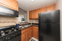 West River Apartments in Philadelphia, PA - Building Photo - Building Photo