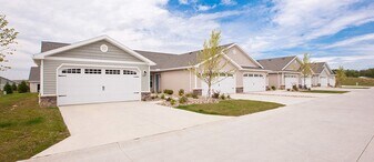 Redwood Marysville Milford Avenue in Marysville, OH - Building Photo