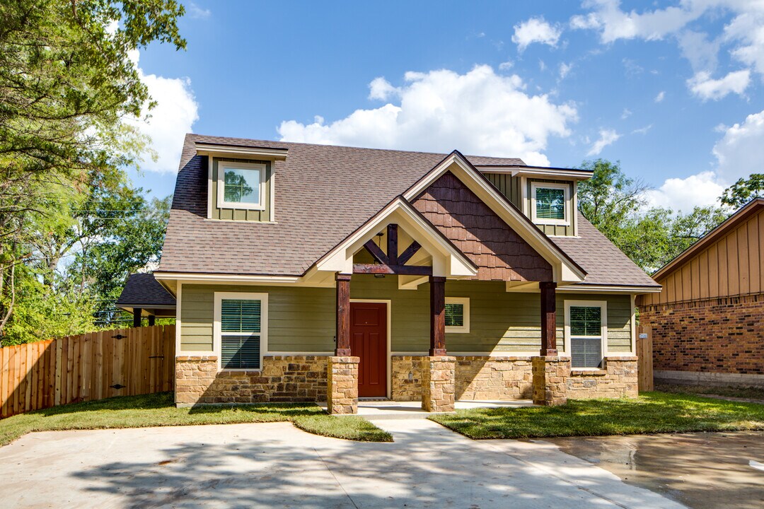 118 Mile Dr in College Station, TX - Building Photo